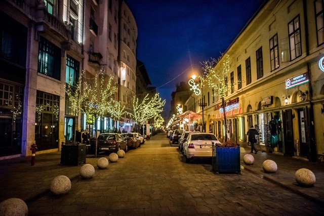 A kanapéjukból járják be a fővárost a helyiek és a turisták