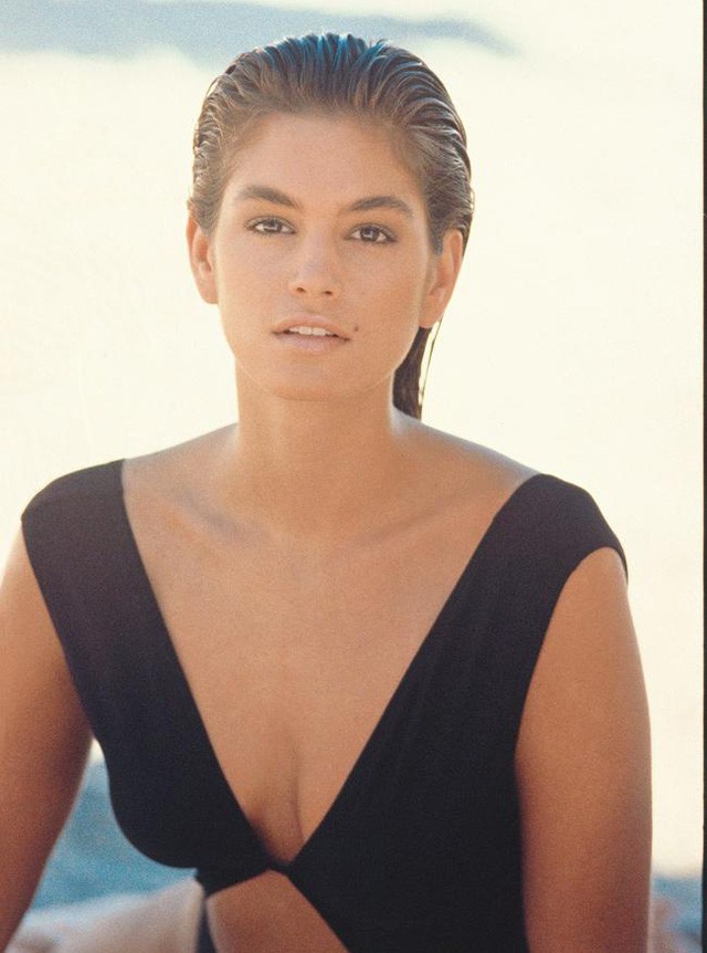 Fantasztikus szeme volt, sok ígéretes modell karrierjének adott óriási lökést, hogy vele dolgoztak. Cindy Crawfordot már 1987-ben fotózta az angol Vogue magazinnak.