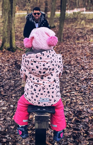 Krausz Gábor és Hannaróza libikókáznak 