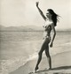 Brigitte Bardot Javotte Lemoine szerepében az 1952-es francia vígjáték, a Le Trou Normand forgatásán