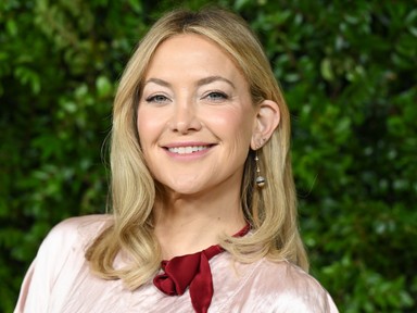 Kate Hudson meztelenruhában lépett a vörös szőnyegre, átlátszó darabban pózolt a fotósok előtt