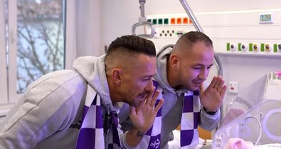 Videóüzeneted érkezett a Curtis-Kabát Peti párostól, és nem ígérjük, hogy nem sírod el magad