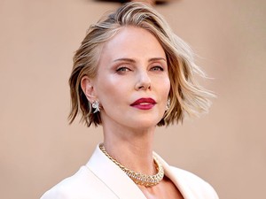 Rá sem ismerni: képeken Charlize Theron elképesztő átalakulása az elmúlt 25 évben