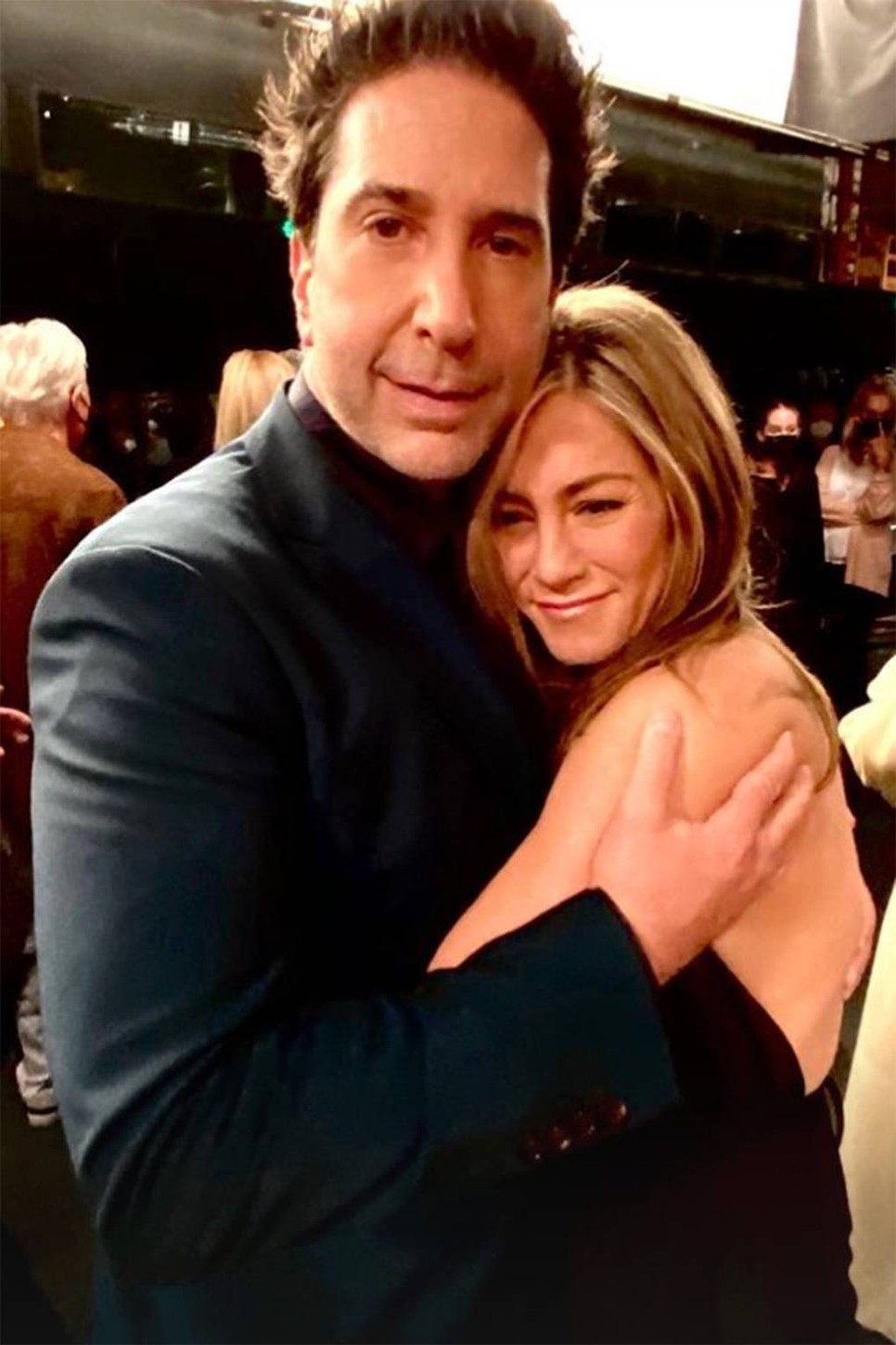 David Schwimmer és Jennifer Aniston közös ölelkezős fotója, ami őrületbe kergette az internetet