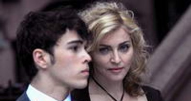 Madonna kikapós háziasszony marad!