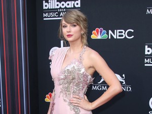 Taylor Swift nagyon szexi, a bikinije már kevésbé