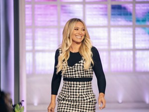 Megszületett Hilary Duff negyedik gyermeke, elképesztően intim fotókat osztott meg róla