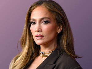 Jennifer Lopez merész szettje felperzselte az Instagramot, nem akárhogy karácsonyozott az énekesnő