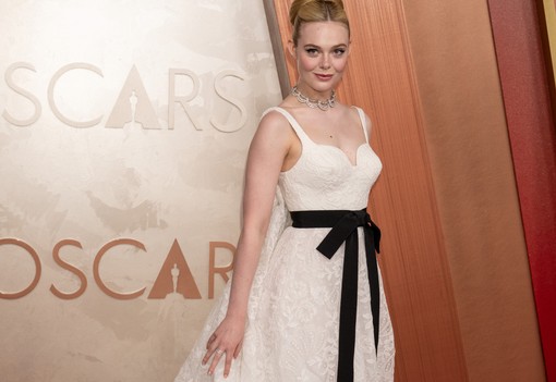 Ariana Grande varázslatos hercegnőként tündökölt, Elle Fanning menyasszonyként ragyogott - ezek voltak a 2025-ös Oscar-gála leggyönyörűbb ruhái