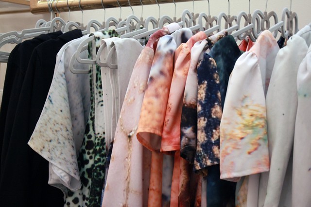 A Héria Enamel dizájn ékszer mindig kitűnik a tömegből: minden darab egy absztrakt műalkotás