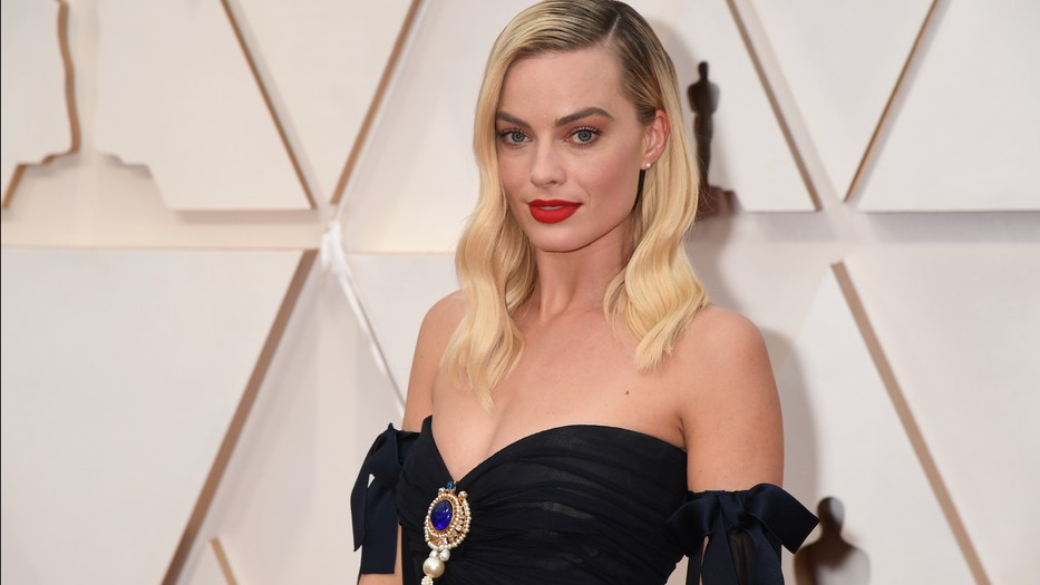 Az elmúlt években a nagy divatházak archívumába merülés bevált módja annak, hogy egy híresség kitűnjön a vörös szőnyegen