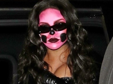 A csontváznak öltözni már unalmas? Rihanna ezzel a dögös szettel bizonyította, hogy nem