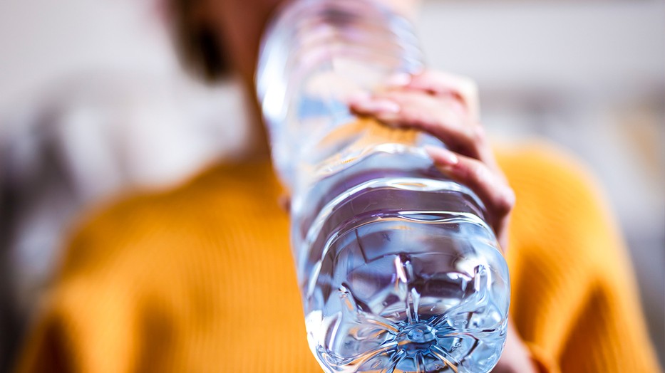 Tényleg veszélyes, ha műanyag palackból iszol vizet?