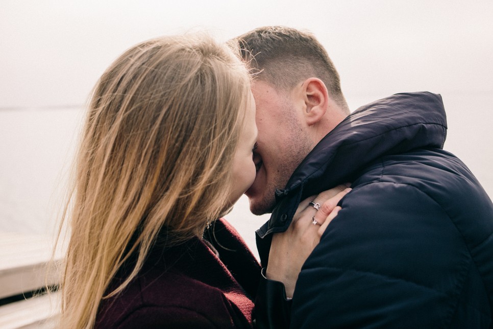 Próbálj meg kicsit kilépni a sztereotíp keretkeből, ha nagyon nem találod a megfelelő párt. Lehet hogy nem idősebb, fiatalabb nálad, hanem éppen az ellenkezője? Lehet hogy nem magyar? 