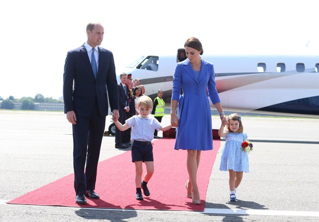 Ez az 5 kép bebizonyítja, hogy György herceg annyira nem érezte a tegnapi kirándulást