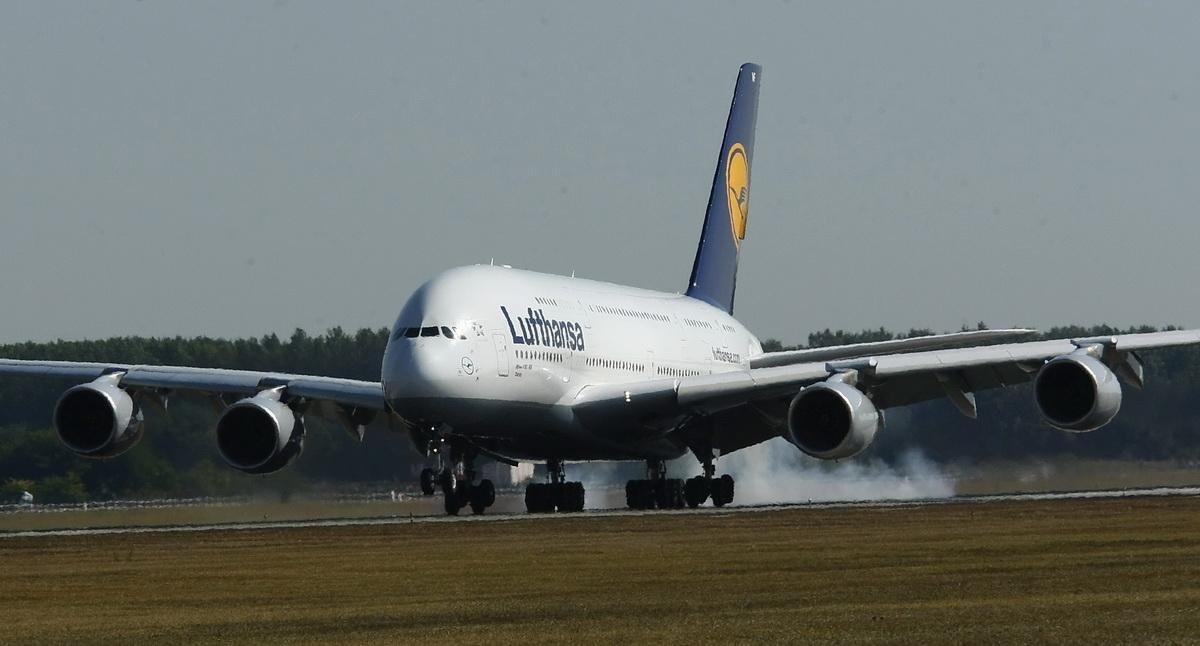 Megérkezett az Airbus 380 Budapestre