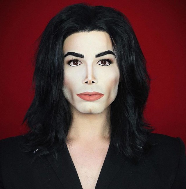 Nem hiszel a szemednek! A brit draq queen hírességek arcát sminkeli magára!