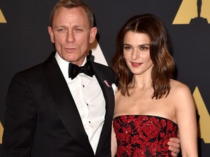 48 évesen gyereket vár a gyönyörű magyar származású színésznő!