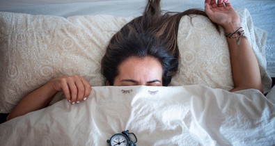 Itthon a felnőttek közel egyharmada küzd időszakos vagy tartós alváshiánnyal, pedig már egyetlen éjszaka rossz alvás is komoly fizikai tüneteket okoz