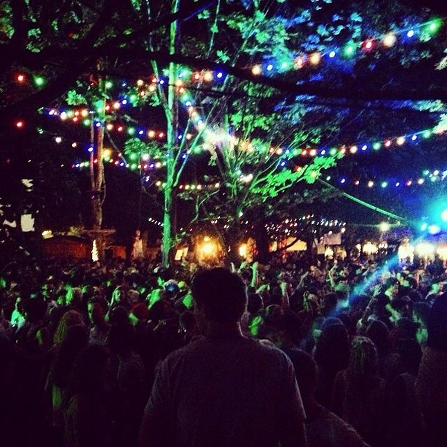 Igazi romkocsma hangulat vár rád.