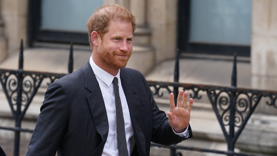 Véletlen lenne, hogy pont ezt a nyakkendőt választotta?