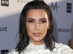 Kim Kardashian megvédte a magát, a fenekét