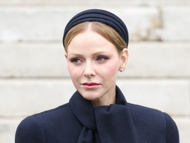 Charlène monacói hercegné Oscar de la Renta ruhája maga az álom, kristályok tették tökéletessé megjelenését