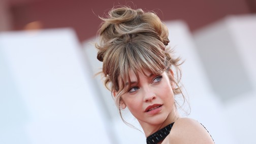 Palvin Barbara lélegzetelállító ruhában hódított Giorgio Armani bemutatóján