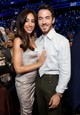 Kevin és Danielle Jonas: A Jonas Brothers legidősebb tagja 2009-ben vette feleségül szerelmét, ám alig öt hónappal az esküvő után kiderült, hogy a zenész horkolása miatt Danielle rendszeresen a vendégszobában éjszakázik. Az InTouch Weekly lapnak 2010-ben nyilatkozó közeli ismerős mesélte el a kálváriájukat: „Kevin és Danielle az esküvőjük éjszakájáig soha nem töltöttek együtt egyetlen éjszakát sem, így a lánynak fogalma sem volt róla, hogy a férje ilyen hangosan horkol. Imádja a férjét, de amikor túl zajossá válik, átmegy a vendégszobába aludni.”