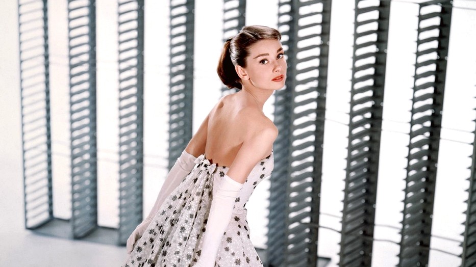 Kitalálnád, ki alakítja Audrey Hepburnt az Apple életrajzi filmjében?