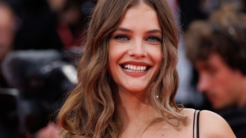 Palvin Barbara és Dylan Sprouse szerelmes fotója olyan kacér, hogy azonnal belepirulsz