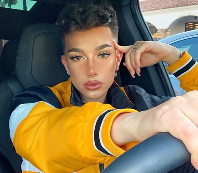 Megmutatta pucér fotóját a szépségvlogger, hogy ne zsarolhassák többé vele