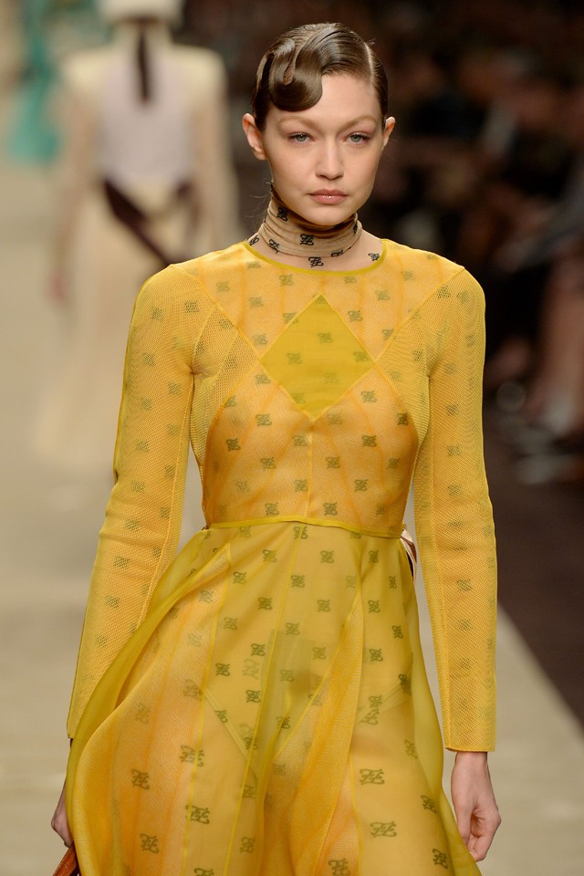 A Fendi megható show-val búcsúzott Karl Lagerfeldtől