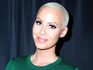 Döbbenetes! Amber Rose hajjal egy bombázó volt a MTV VMA-n