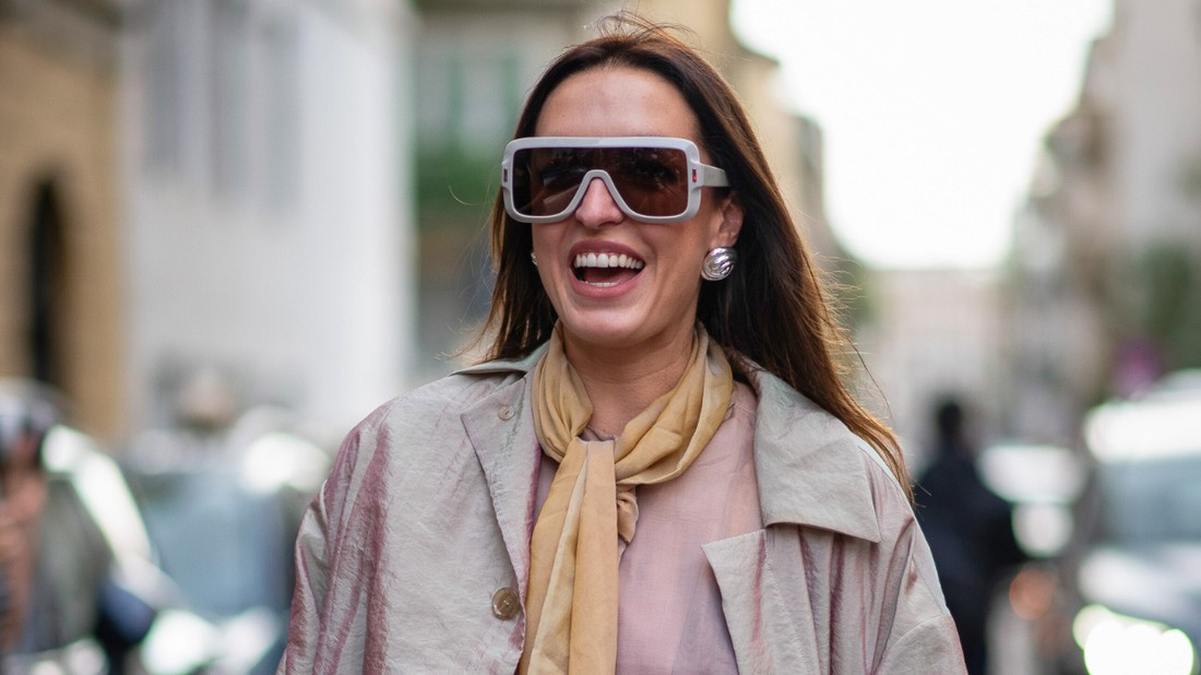 A társadalmi minták azt tanítják, hogy az örömöt gyakran el kell nyomni.