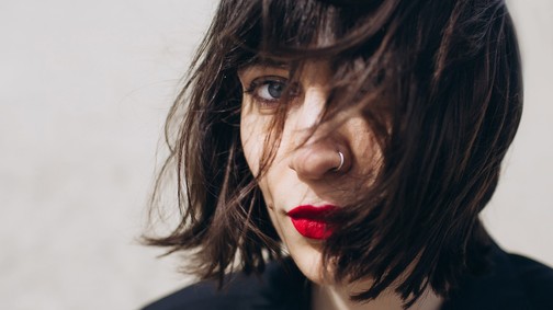 Minden, amit tudnod kell, mielőtt fülpiercinget lövetsz