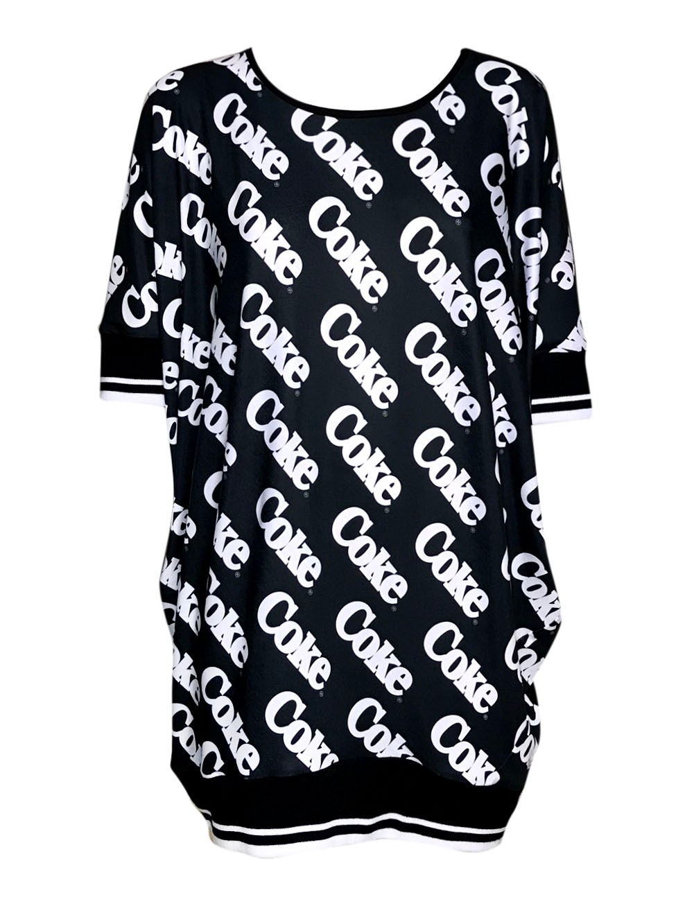 Keresd a Sugarbird exkluzív pólóját a GLAMOUR-napokon! A Coca-Cola kollekció is 20% kedvezménnyel ekkor debütál