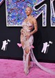 Doja Cat Monse-ban a 2023-as MTV VMA vörös szőnyegén