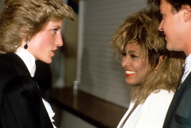 Tina Turner is bemutatkozott neki