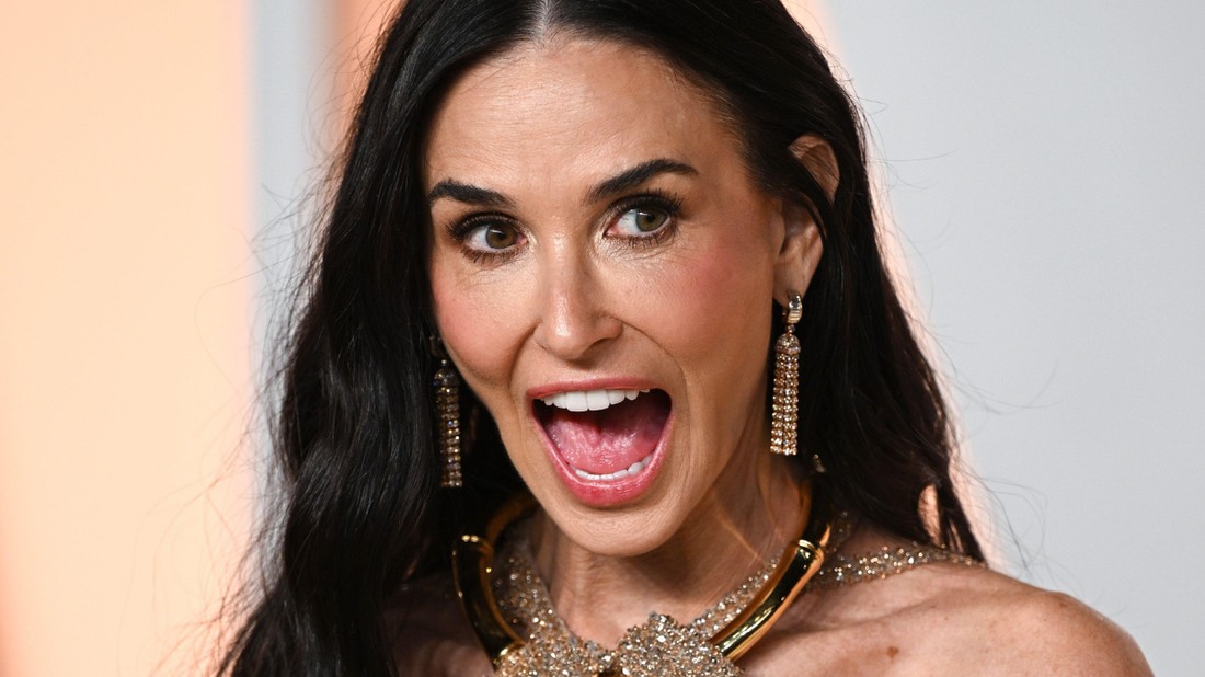 Az életközepi válság időszaka senkit sem kímél, de a változás új lehetőséget jelent az önismeretre és a tervezésre – ezt már a legnagyobb sztárok is felismerték, például Demi Moore, aki bebizonyította, hogy hatvan felett is van karrier a filmvásznon.