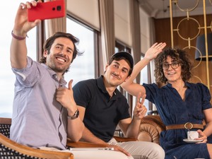 A szorongást is enyhíti, ha online hívások helyett inkább személyesen tartod a kapcsolatot a szeretteiddel