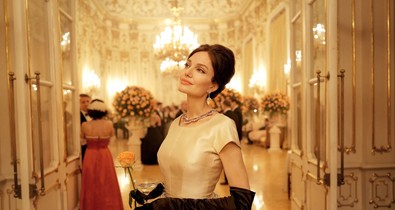 Angelina Jolie arckifejezése és testbeszéde a legszebb visszavágó, amit valaha láttunk