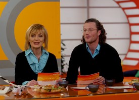 Stohl András a 2000-es évek elején az RTL Reggeli című műsorának házigazdája volt. Itt Szily Nóra partnereként látható. 