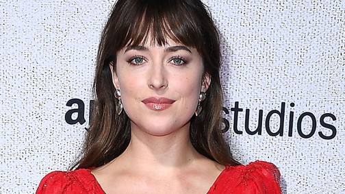 Hihetetlen! Dakota Johnson a legegyszerűbb szettben is a legmenőbb nő a világon