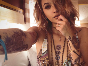 Paris Jackson az első, aki kipróbálta az új hajtrendet, és már most a fodrászunk számát tárcsázzuk