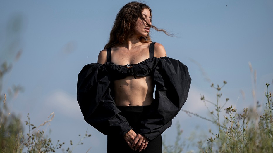 Babé Sila a Bhebbak (Forever) című új dalával a szerelem időtlen pillanatait örökíti meg lágy soul és világzenei hangzással Fotó: Glódi Balázs