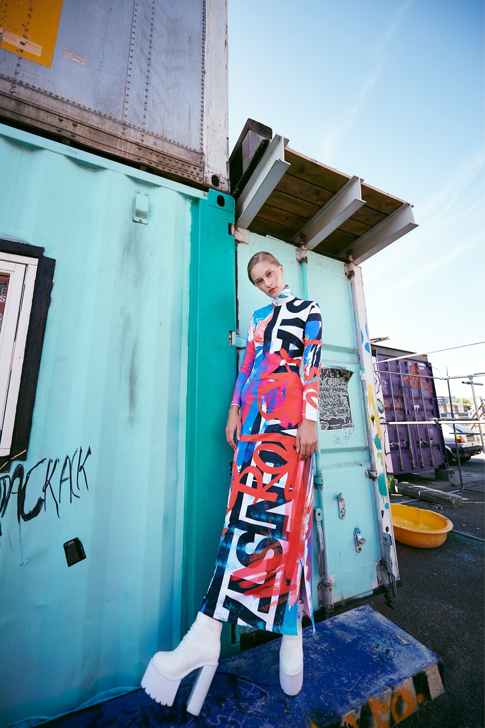 A Londonban élő Bartha Éva Lili tervező a divat jövőjét a technika fejlődésében és a fenntarthatóságban látja