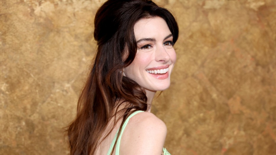 Óriási sztárkavalkád szemtanúi lehettünk a tegnapi premieren és hamarosan a mozikban lesz az év egyik legjobban várt filmje Anne Hathaway főszereplésével