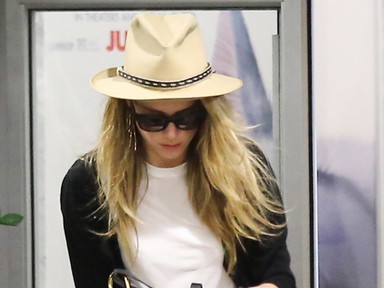 Amber Heard orvos jár, és most is nagyon sovány