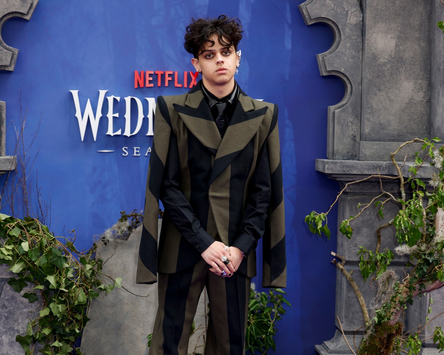 Pugsley Addams, vagyis Wednesday 13-14 éves öccsének bőrébe Isaac Ordonez bújt, aki a való életben 16 éves. (2009. április 15.)